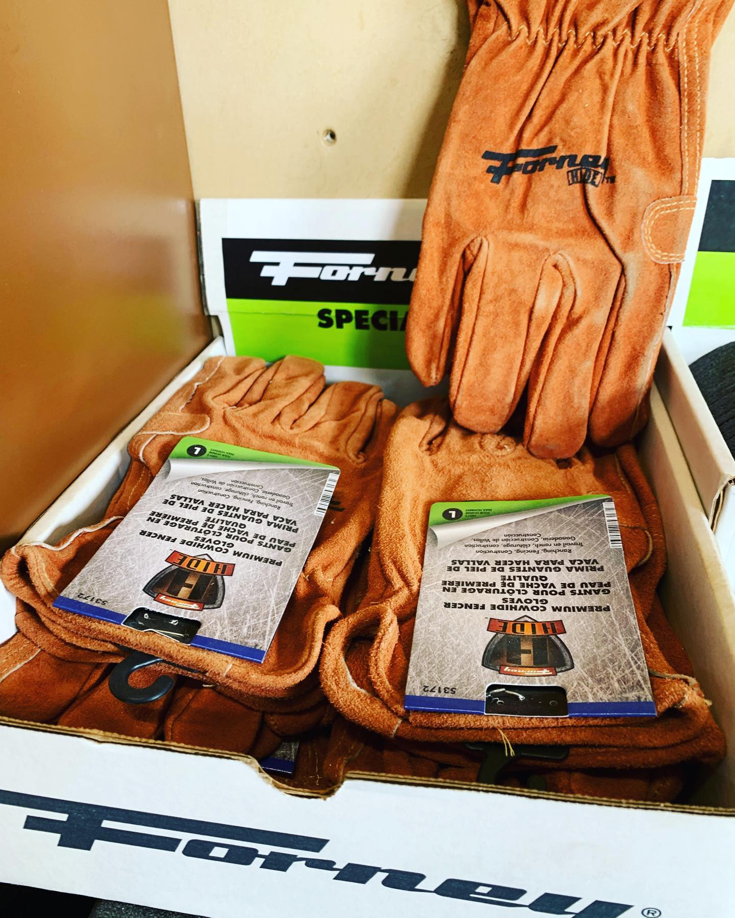 Forney Fencer Gloves (Large)